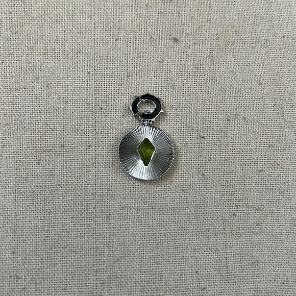 STELLA&DOT Power stone medallion, August - Picture 5 of 8